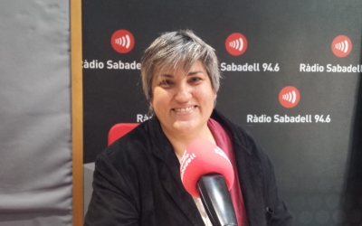 Montse Barderi, als estudis de Ràdio Sabadell/ Pau Duran